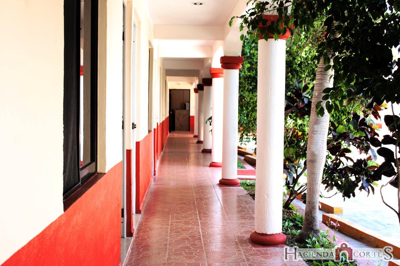 Hotel Hacienda Cortes Merida Bagian luar foto