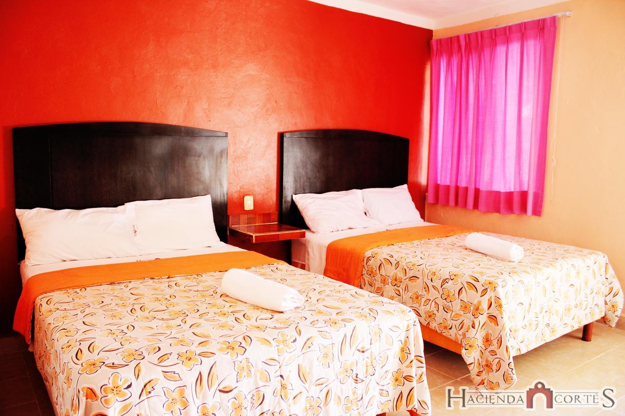 Hotel Hacienda Cortes Merida Bagian luar foto