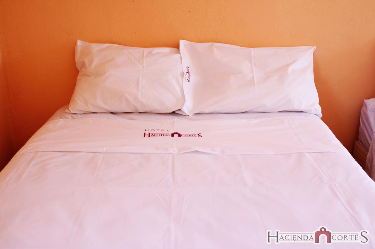 Hotel Hacienda Cortes Merida Bagian luar foto